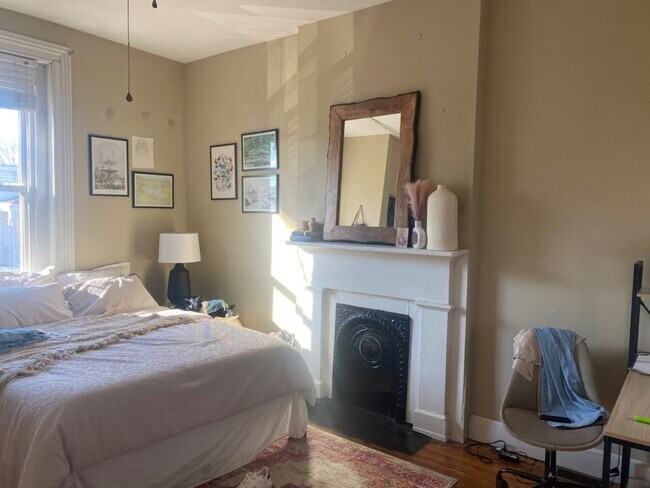 Building Photo - 317 S Pine St