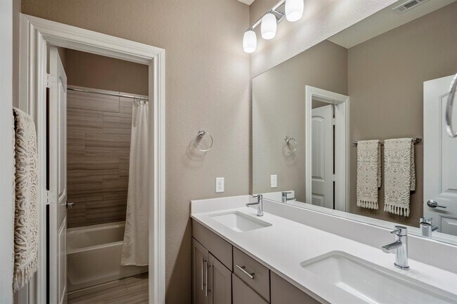 Building Photo - 28203 Middlewater View Ln