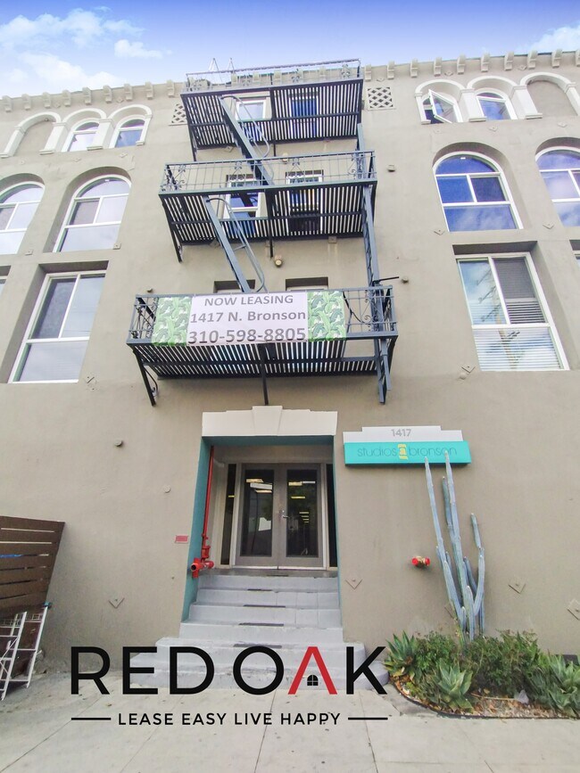 Building Photo - 1417 N Bronson Ave