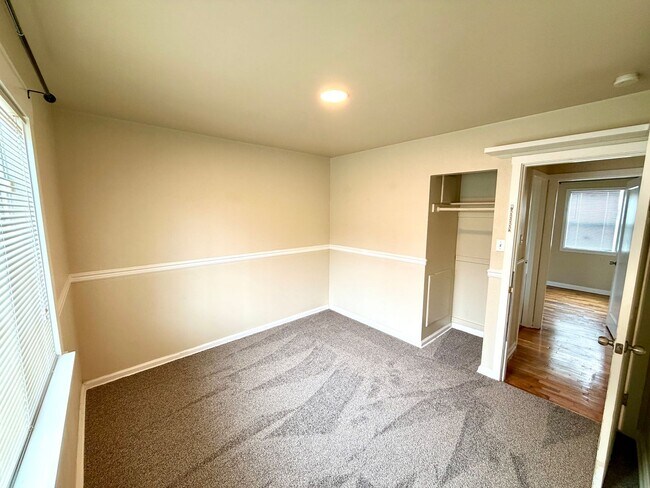 Building Photo - Cute 2 Bedroom in Tacoma