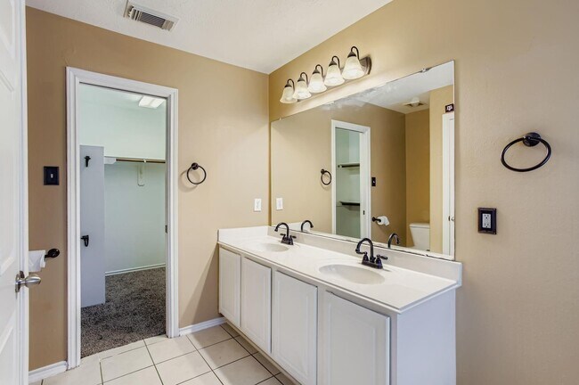 Building Photo - 17519 Bering Bridge Ln