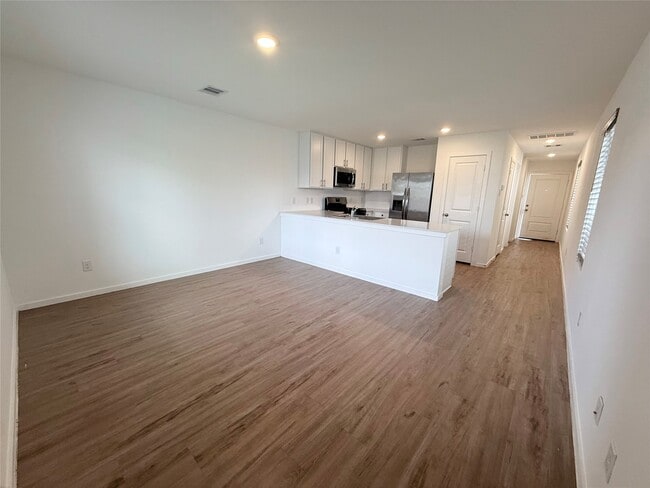 Building Photo - 21511 Carosella Dr