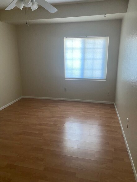 Building Photo - 15641 N 63rd Way