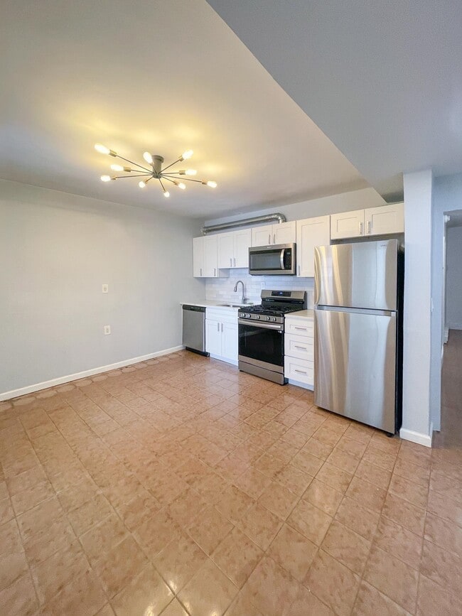 Building Photo - 802 Palisade Ave