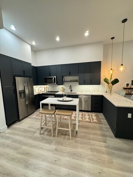 Building Photo - 47 NW 30th St