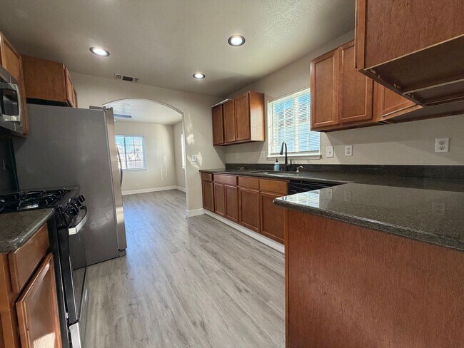 Building Photo - SAC T 2569