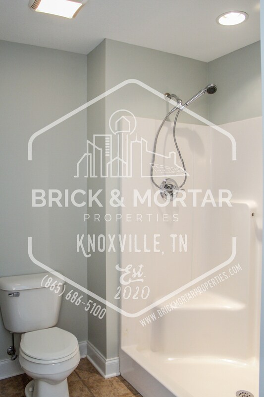 Building Photo - 5722 Rhyne Cove Ln