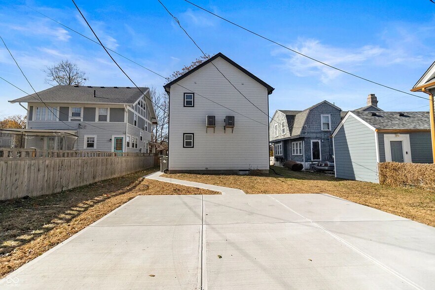 Building Photo - 3365 Broadway St