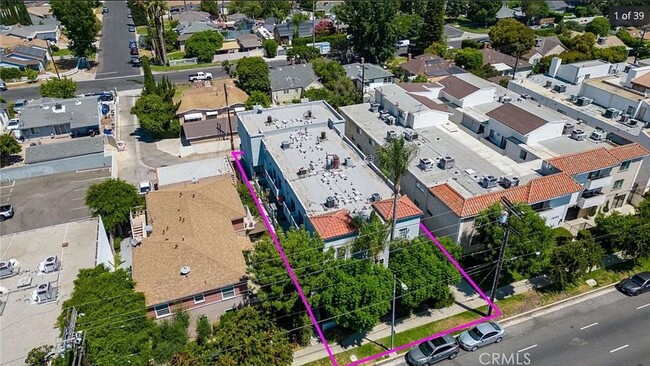 Building Photo - 15153 Burbank Blvd
