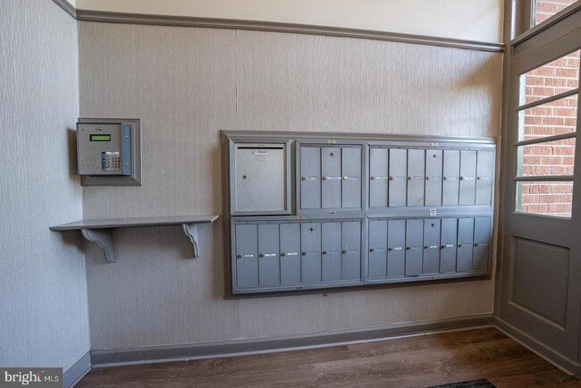 Building Photo - 103 Drummers Ln