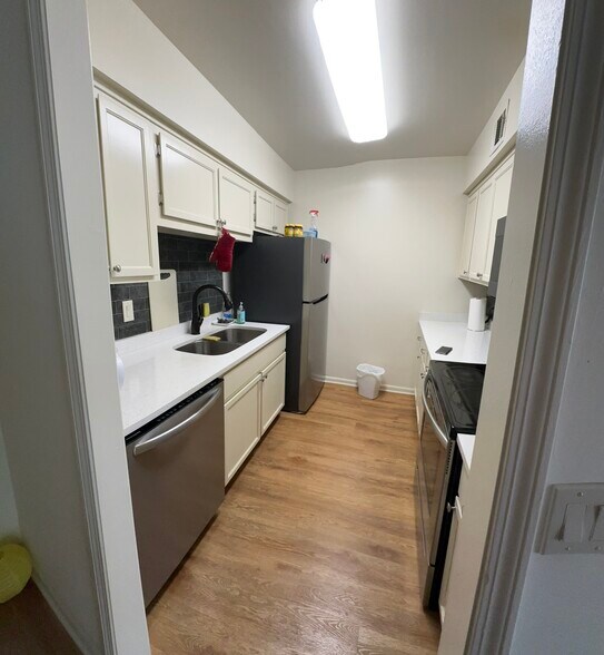 Building Photo - 2118 Acklen Ave