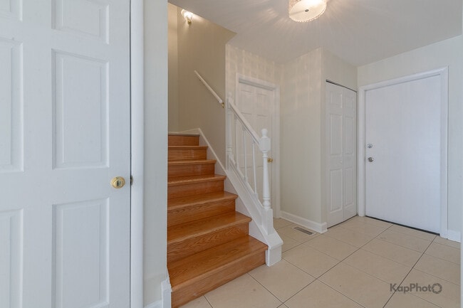 Building Photo - 713 Mariners Point