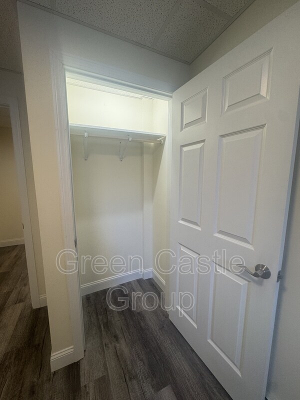 Building Photo - 260 College St