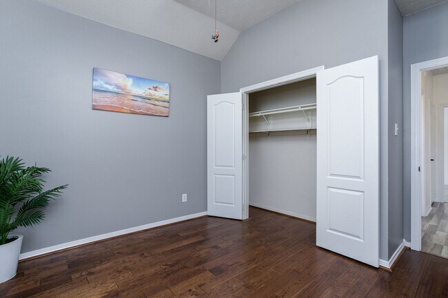 Building Photo - 28610 Hidden Cove Dr