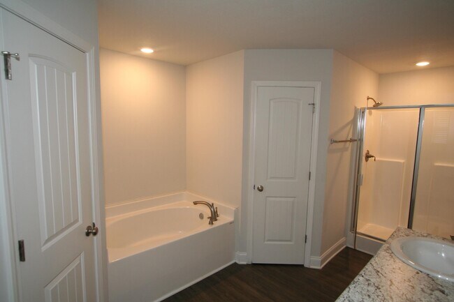 Building Photo - 3506 Sabra Ln
