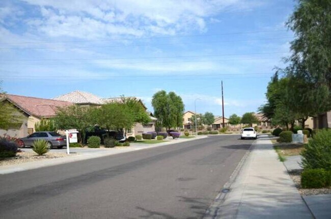 Building Photo - 4924 W Magdalena Ln