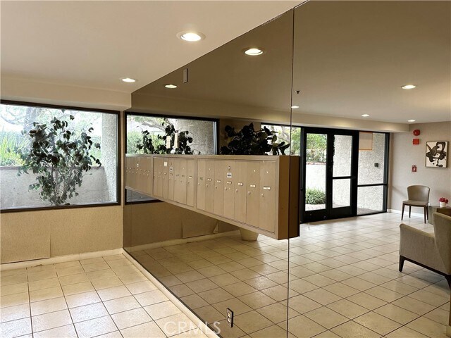 Building Photo - 1663 Veteran Ave