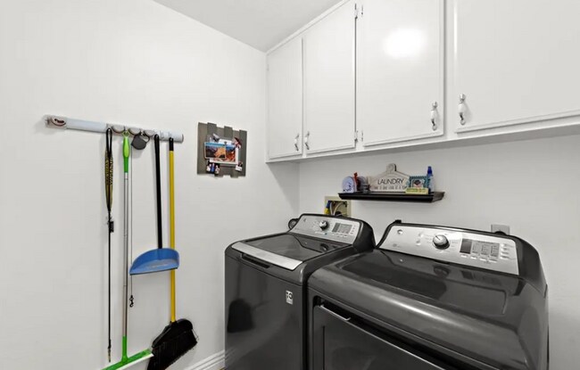 Building Photo - 27 Pso Del Sol