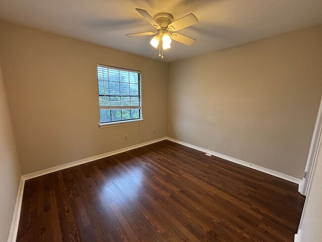 Building Photo - 9503 Balsa Dr