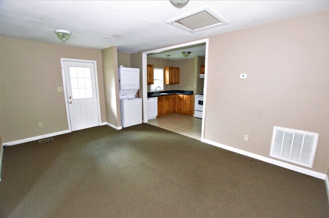 Building Photo - Shelby Street Triplex