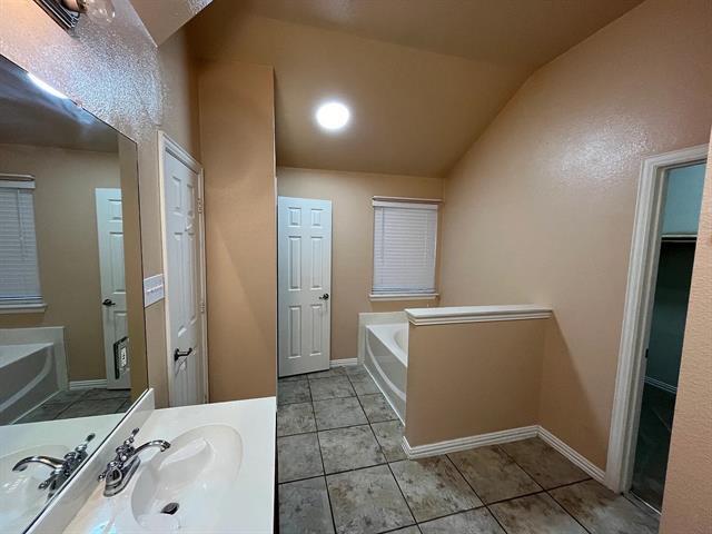 Building Photo - 4423 Westcliffe Dr
