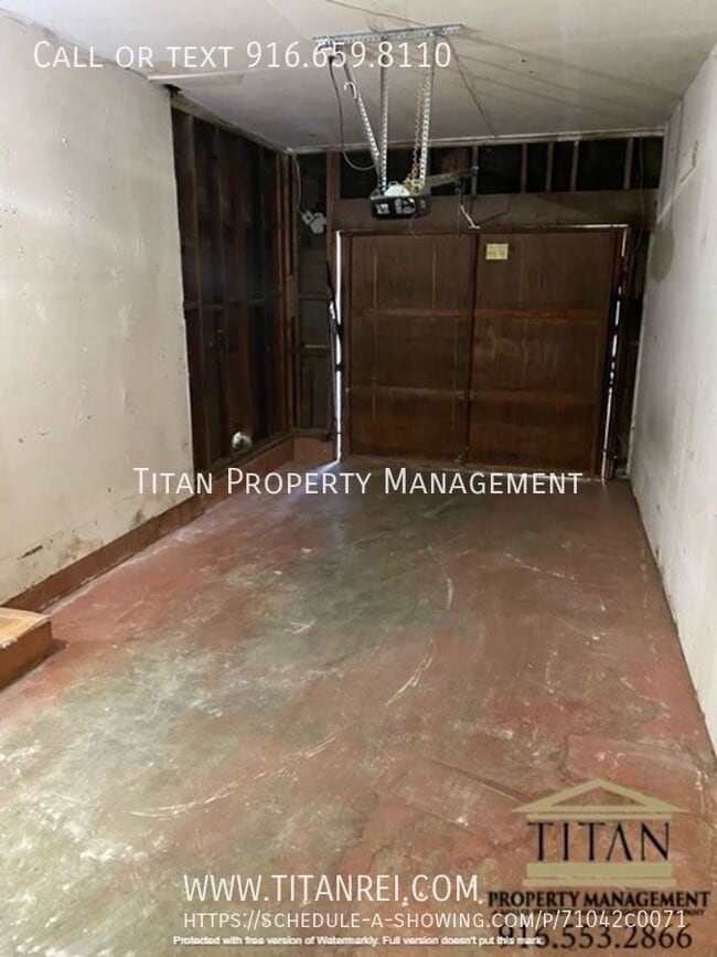 Building Photo - 6000 Bourbon Dr
