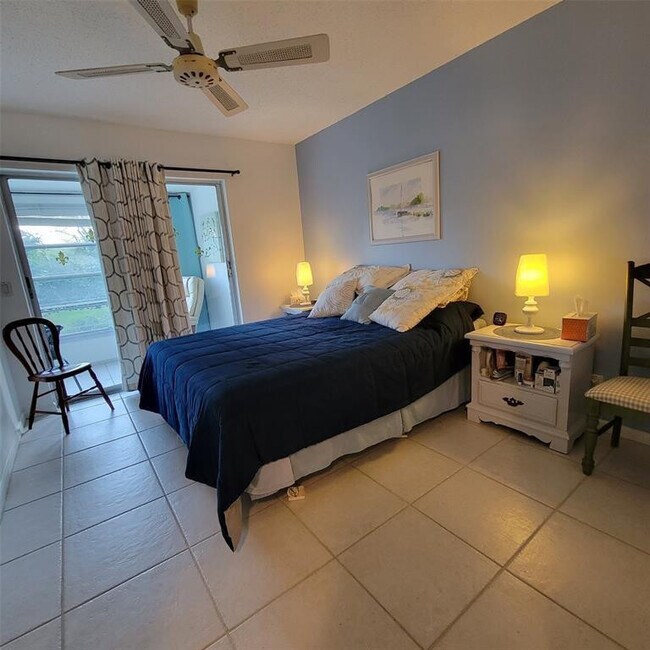 Building Photo - 351 Markham P