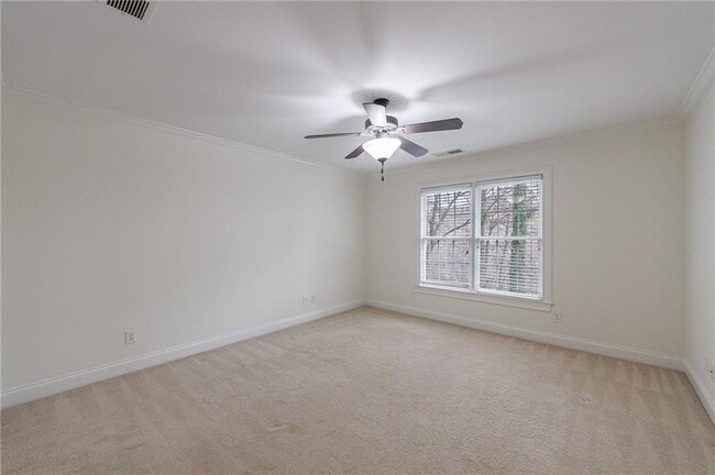 Building Photo - 125 River N Cir