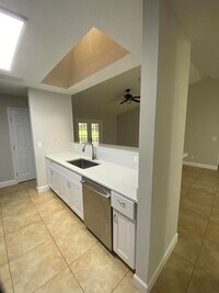 Building Photo - 915 11th Terrace