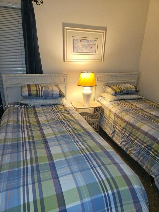 Building Photo - 1335 Mainsail Dr