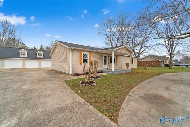 Building Photo - 117 Mandy Dr