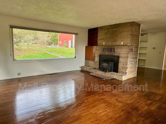 Building Photo - 2492 E Pickering Rd