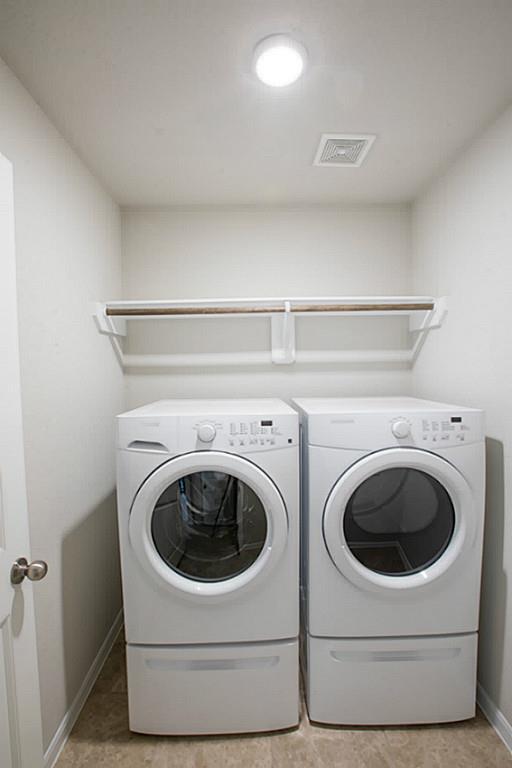 Building Photo - 12111 Parade Park Pl