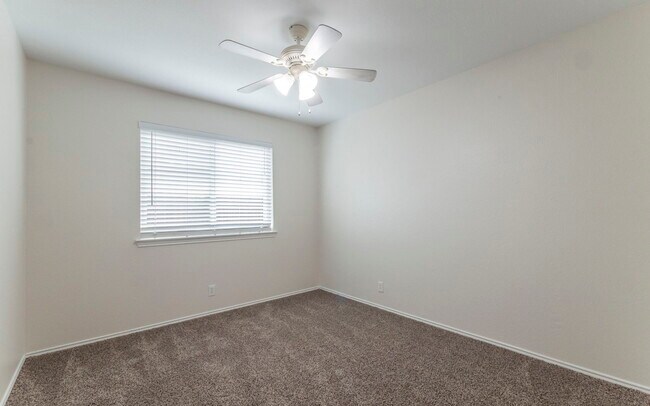 Building Photo - 14912 Big Falls Dr