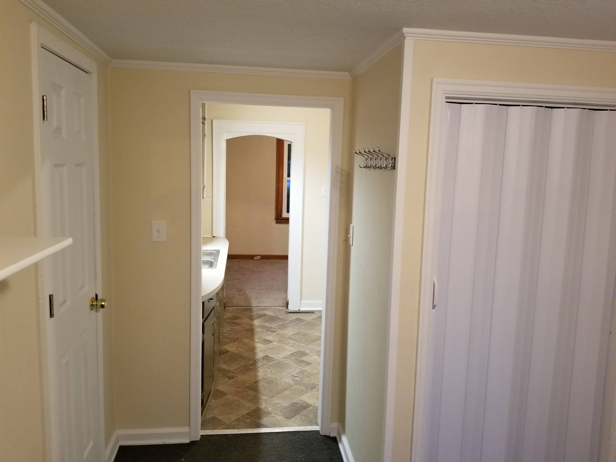 Looking into the kitchen - 9625 E 32 St S