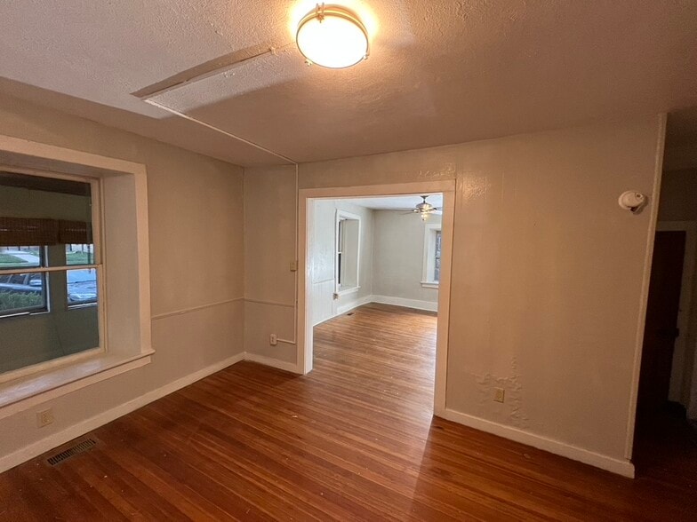 Building Photo - 1218 Connecticut St