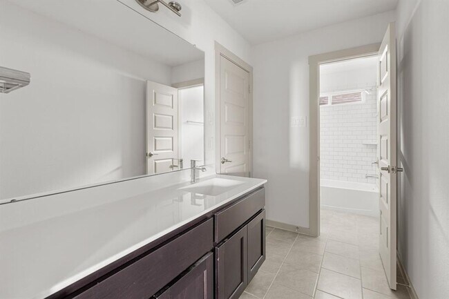 Building Photo - 29231 Red Rocks Pk Dr