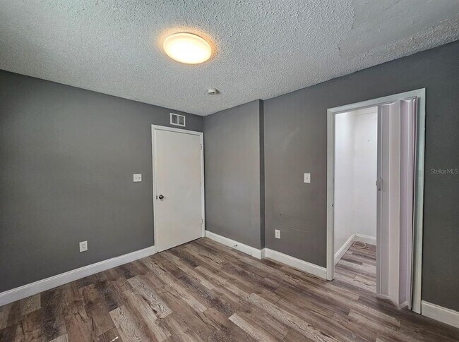 Building Photo - 855 Candyce Ave