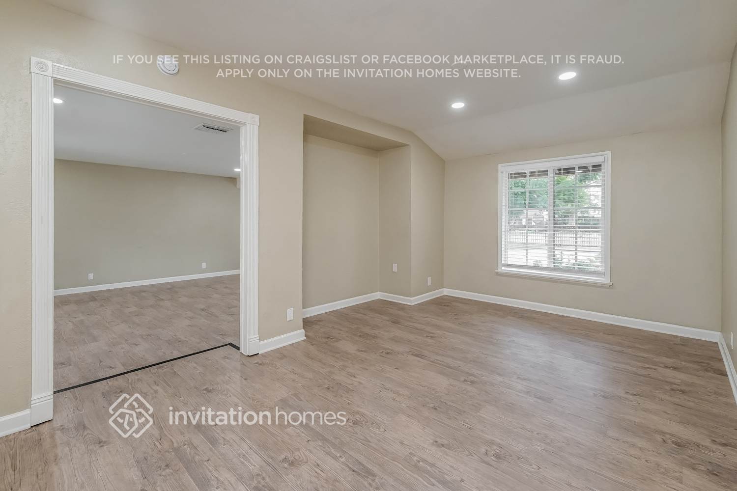 Building Photo - 17363 Saticoy St