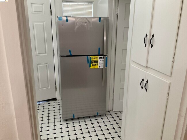 Building Photo - 512 E St