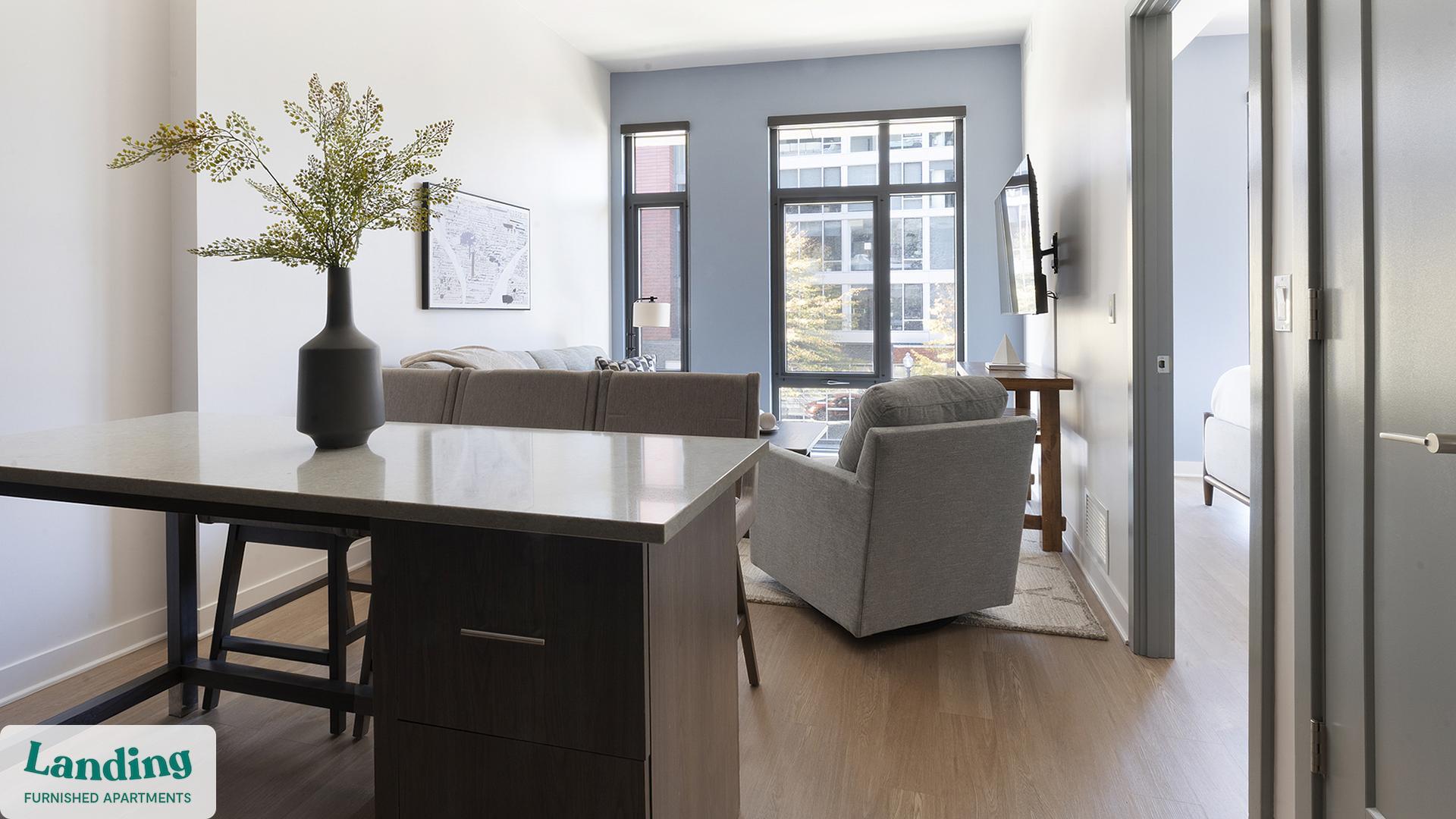 Building Photo - 350 Maple Dr SW