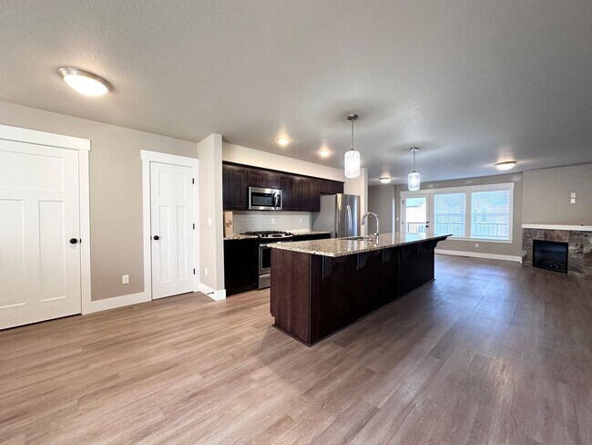 Building Photo - LUXURY TOWNHOUSE; 2 CAR GARAGE, BONUS ROOM...