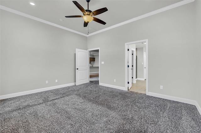 Building Photo - 2401 Southridge Ln