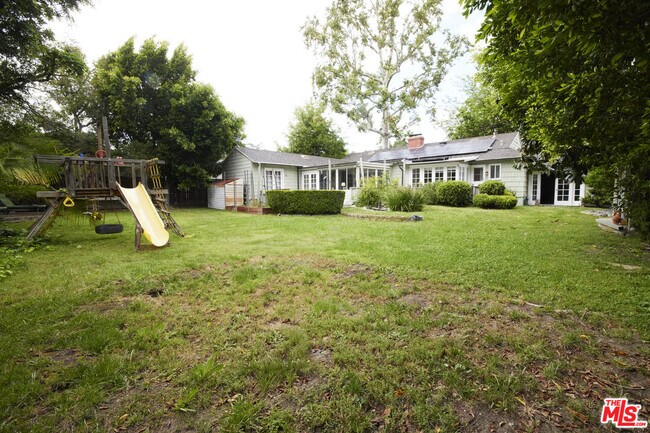 Building Photo - 11146 Valley Spring Ln