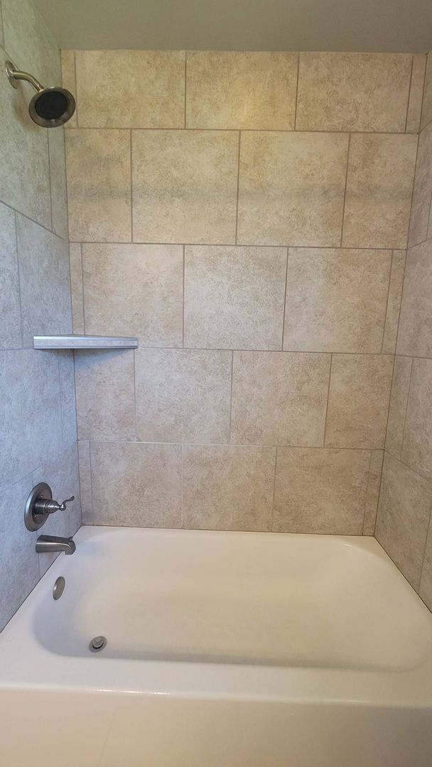 Building Photo - Very Beautiful 4 Bedroom Home in Mustang Schools