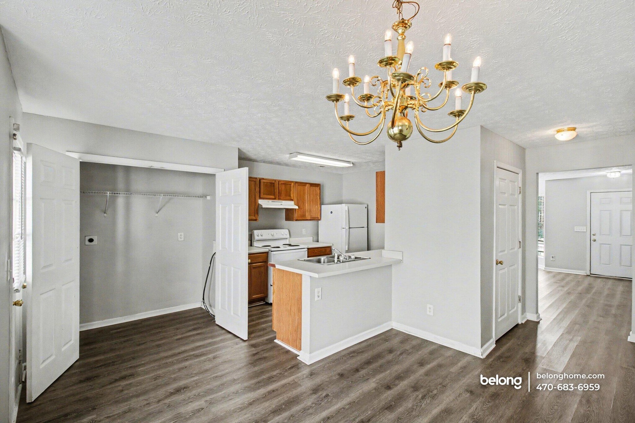 Building Photo - 5876 Strathmoor Manor Cir