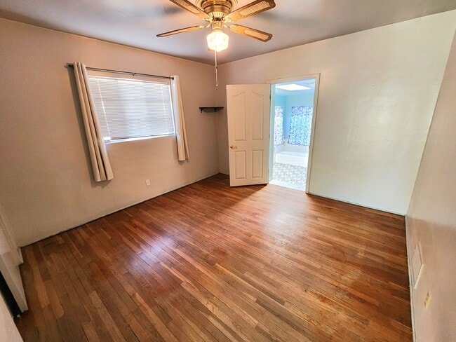 Building Photo - 414 Phillips Dr