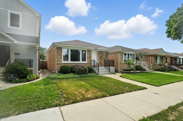 Building Photo - 7441 N Oriole Ave