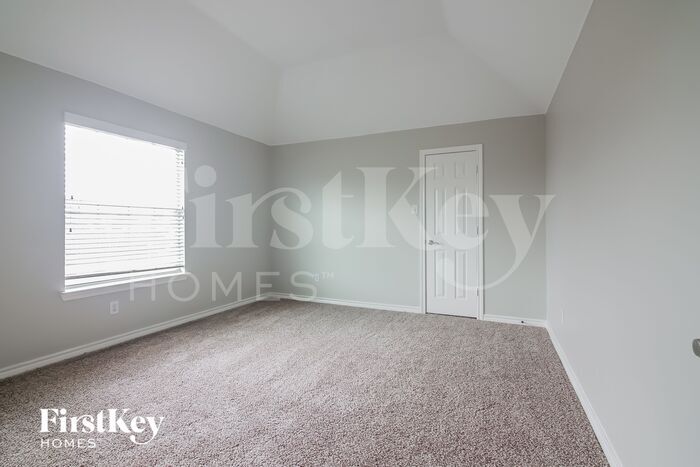Building Photo - 611 Dover Heights Trail