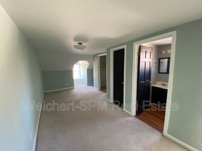 Building Photo - 410 S Greer St